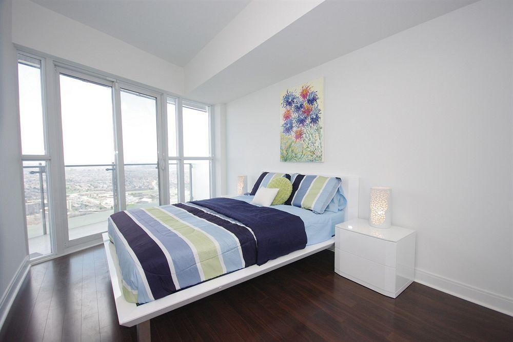 Downtown Mississauga Executive Suites Sq1 Ngoại thất bức ảnh