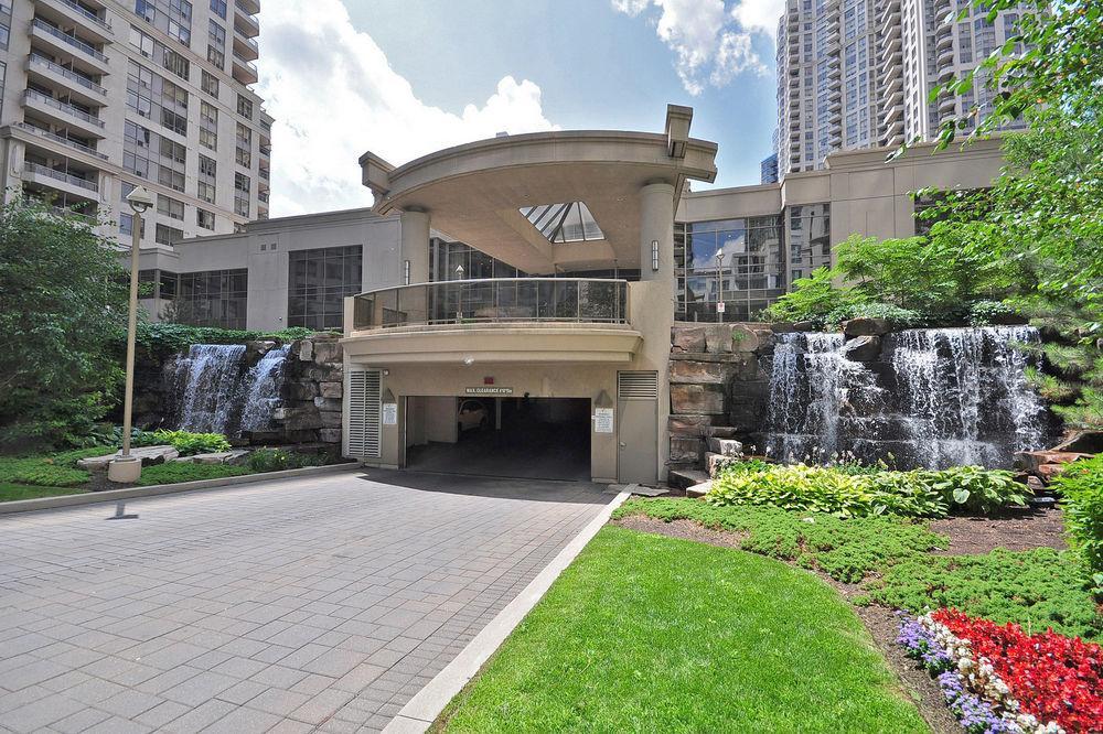 Downtown Mississauga Executive Suites Sq1 Ngoại thất bức ảnh