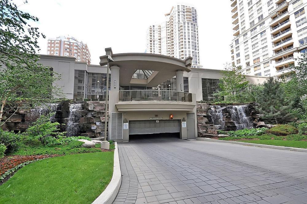 Downtown Mississauga Executive Suites Sq1 Ngoại thất bức ảnh